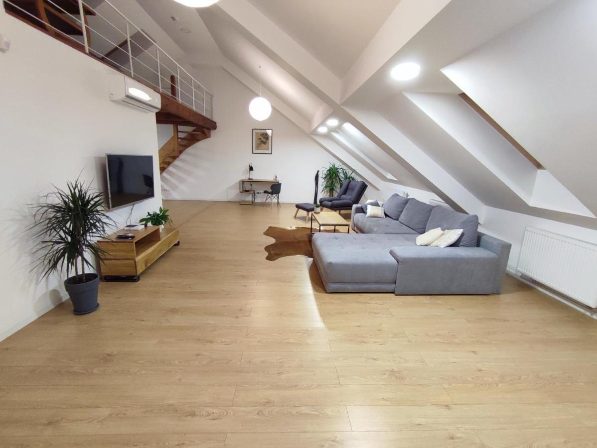 Apartament"Nad Niwka 6" Z Zamykanym Bezplatnym Parkingiem Bielsko-Biała Esterno foto
