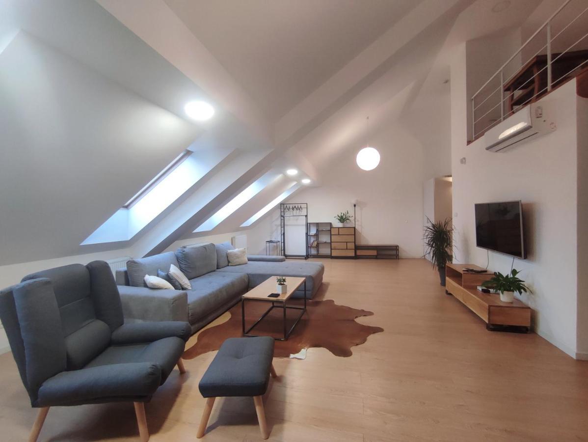 Apartament"Nad Niwka 6" Z Zamykanym Bezplatnym Parkingiem Bielsko-Biała Esterno foto